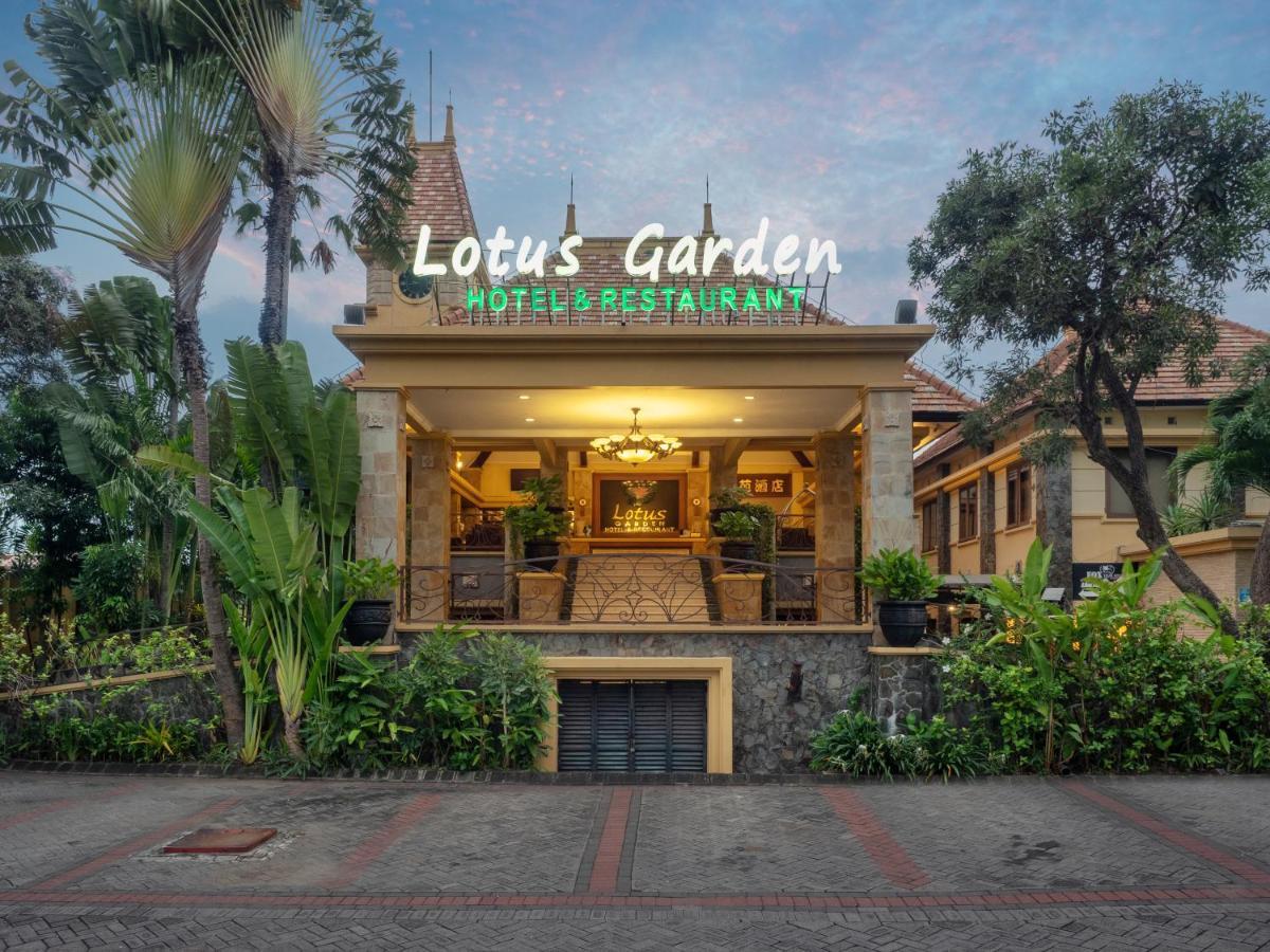 Lotus Garden Hotel Kediri  Kültér fotó
