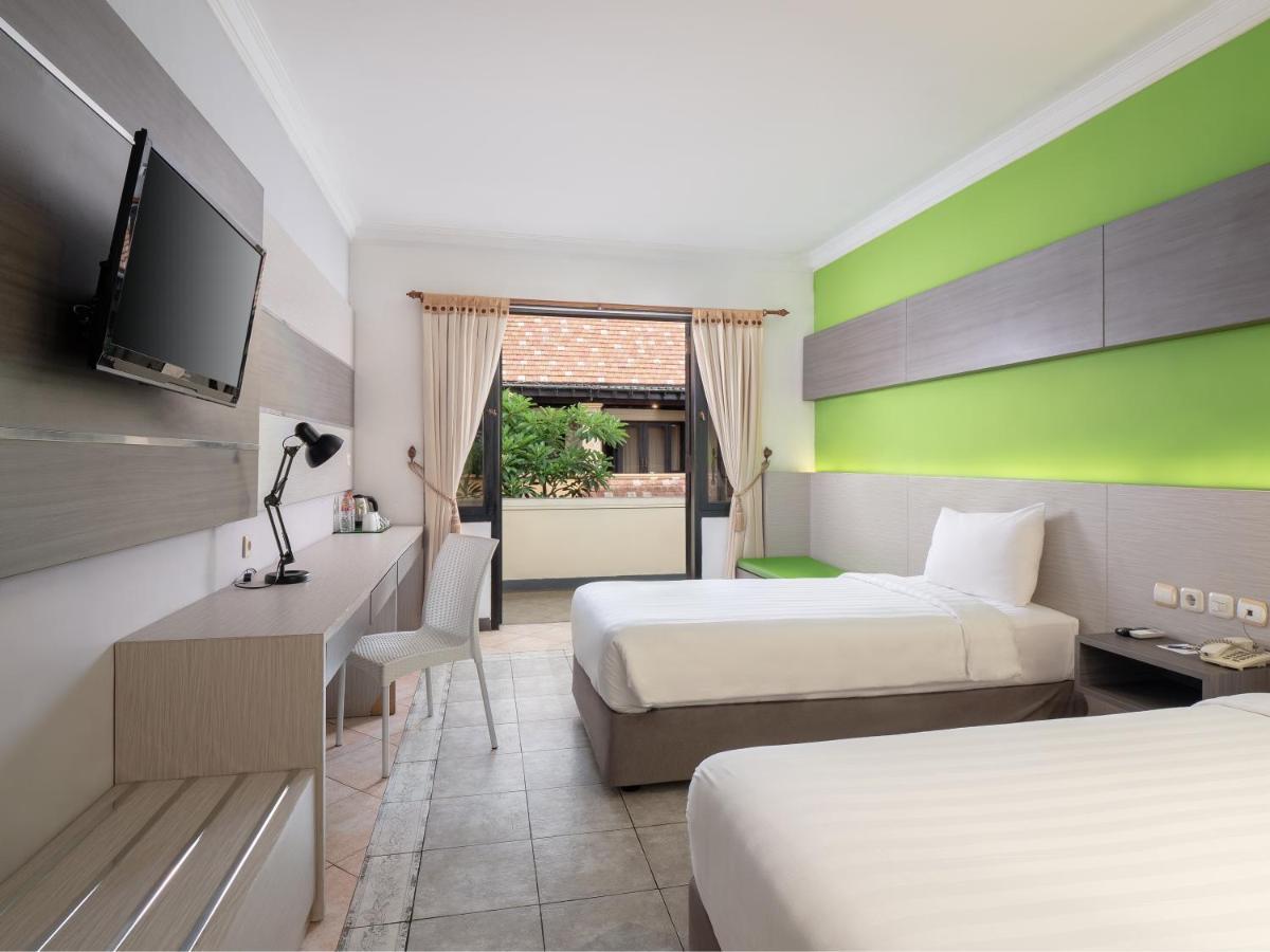 Lotus Garden Hotel Kediri  Kültér fotó