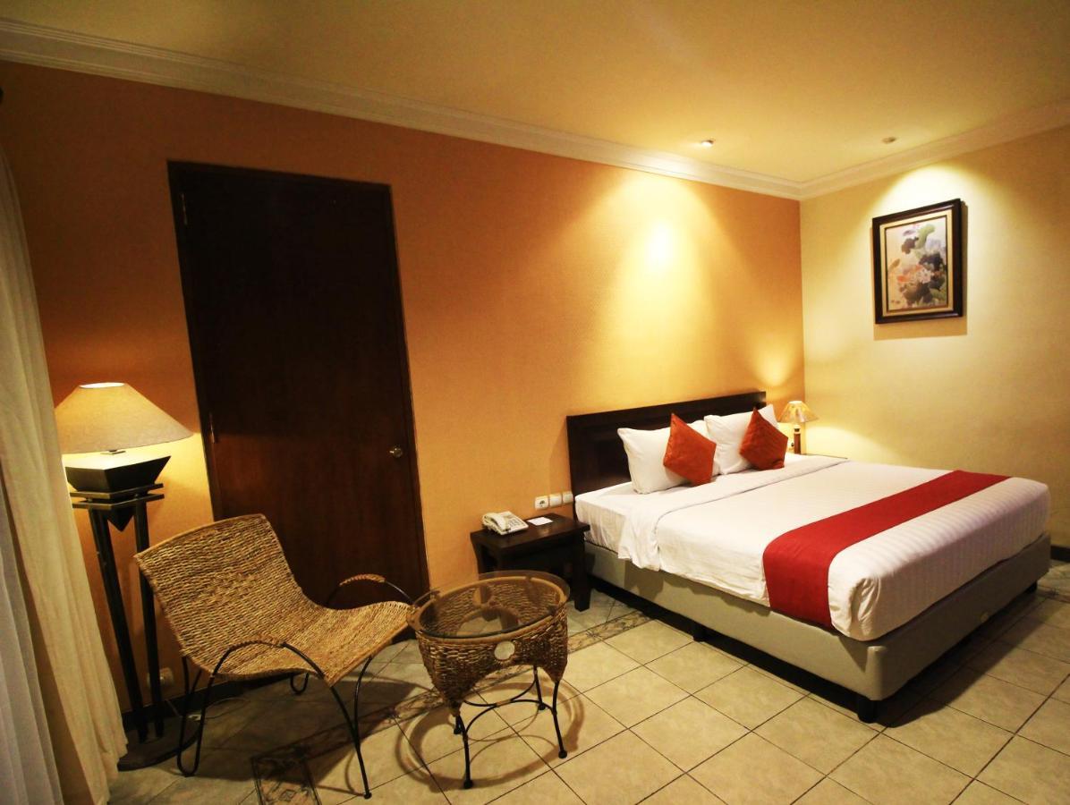 Lotus Garden Hotel Kediri  Kültér fotó