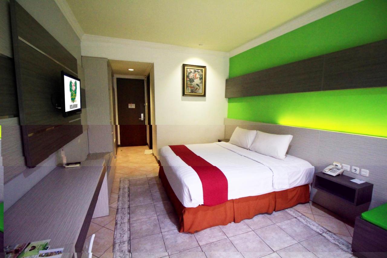 Lotus Garden Hotel Kediri  Kültér fotó