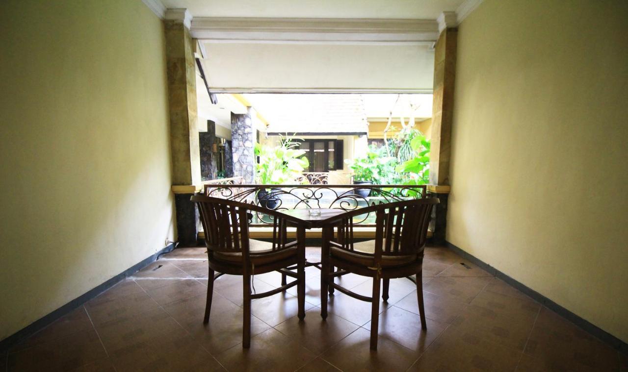 Lotus Garden Hotel Kediri  Kültér fotó