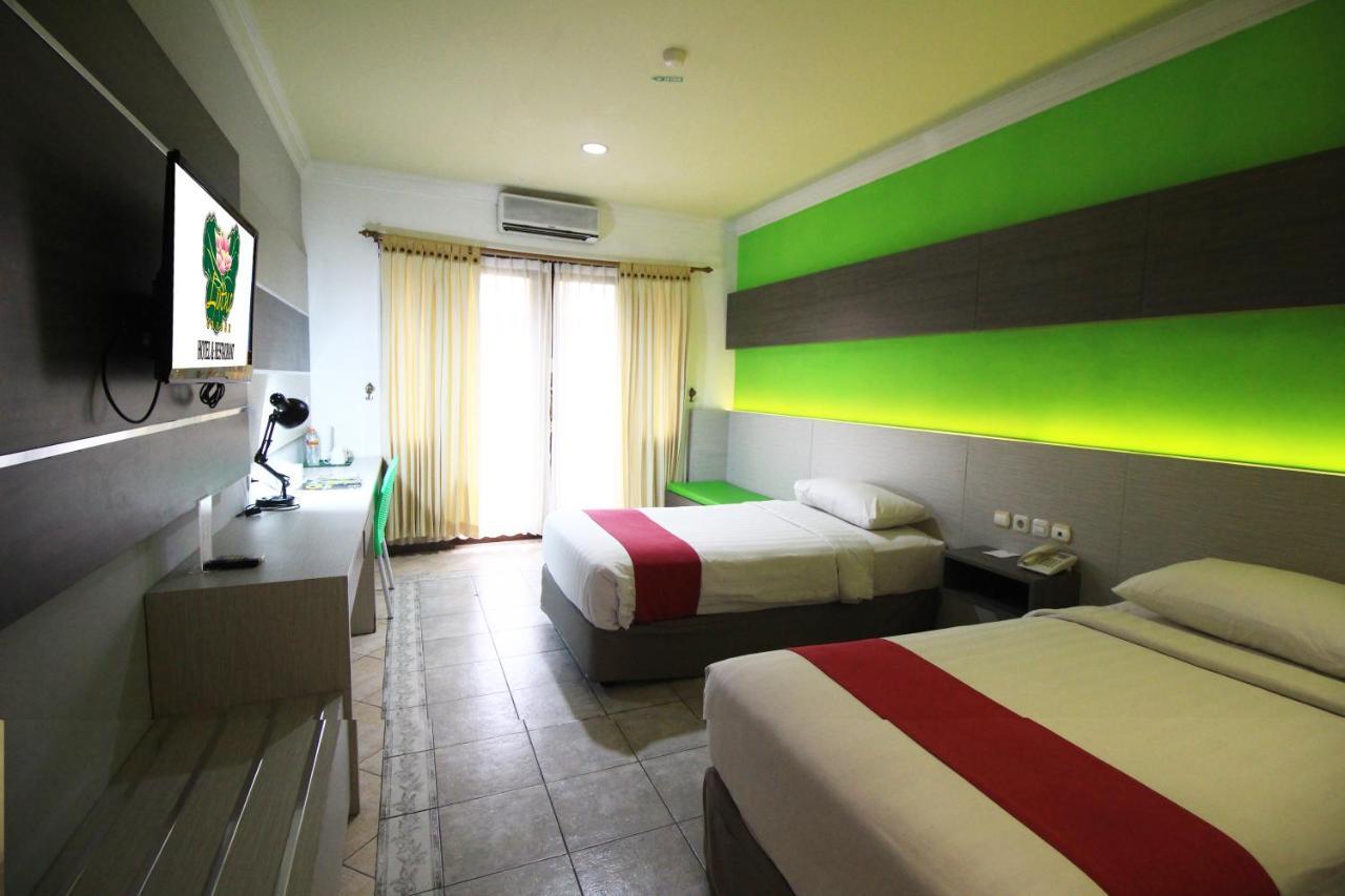 Lotus Garden Hotel Kediri  Kültér fotó