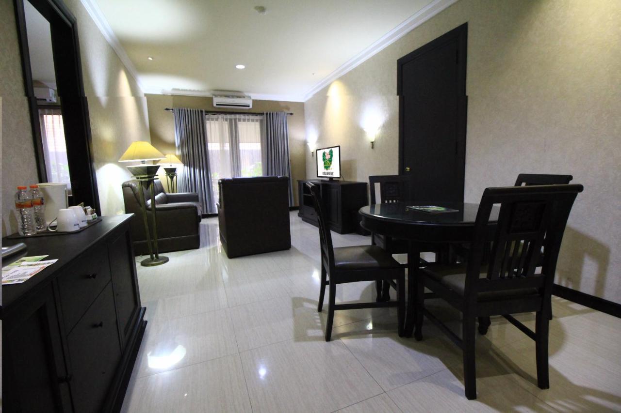 Lotus Garden Hotel Kediri  Kültér fotó