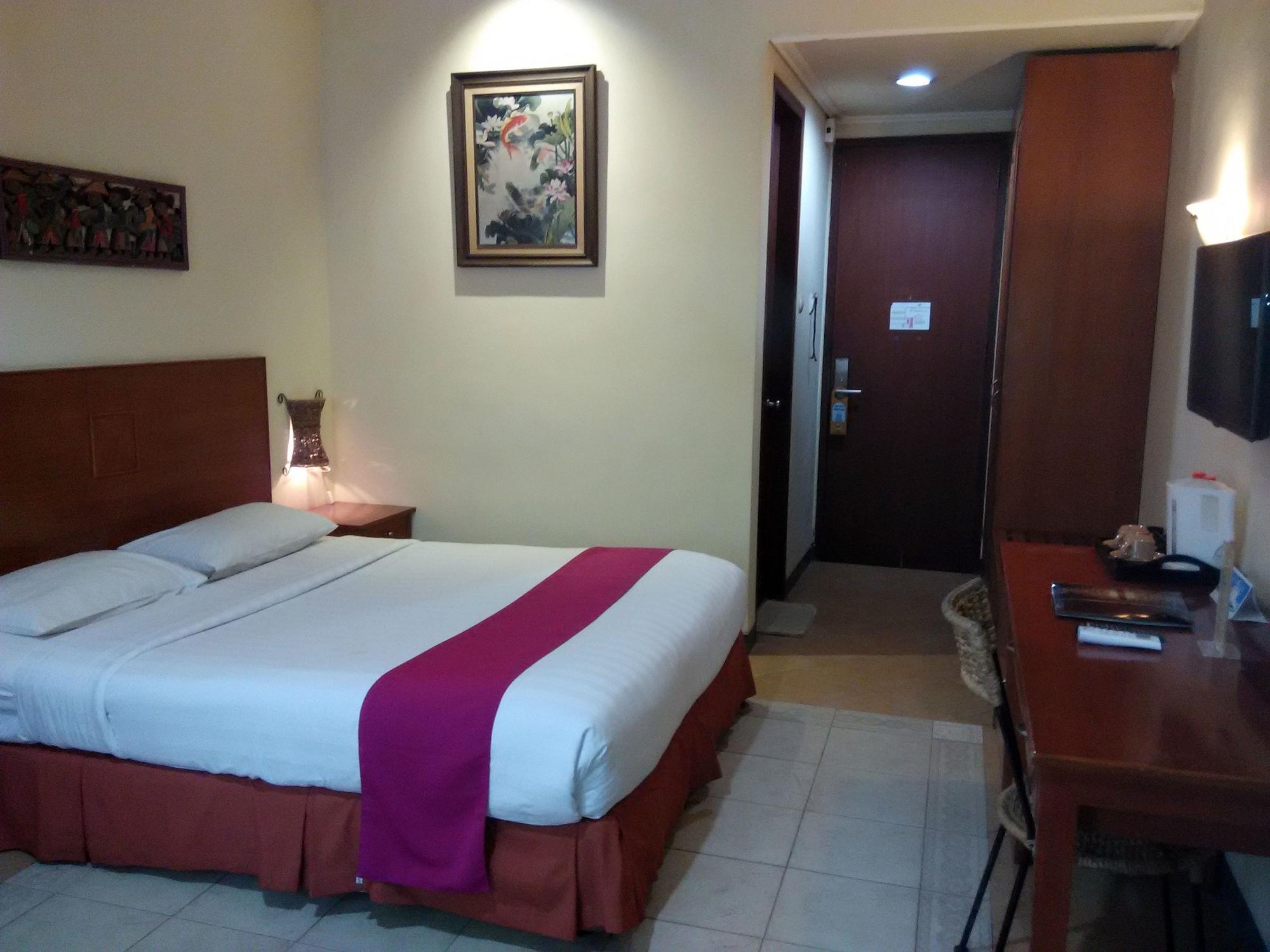 Lotus Garden Hotel Kediri  Kültér fotó