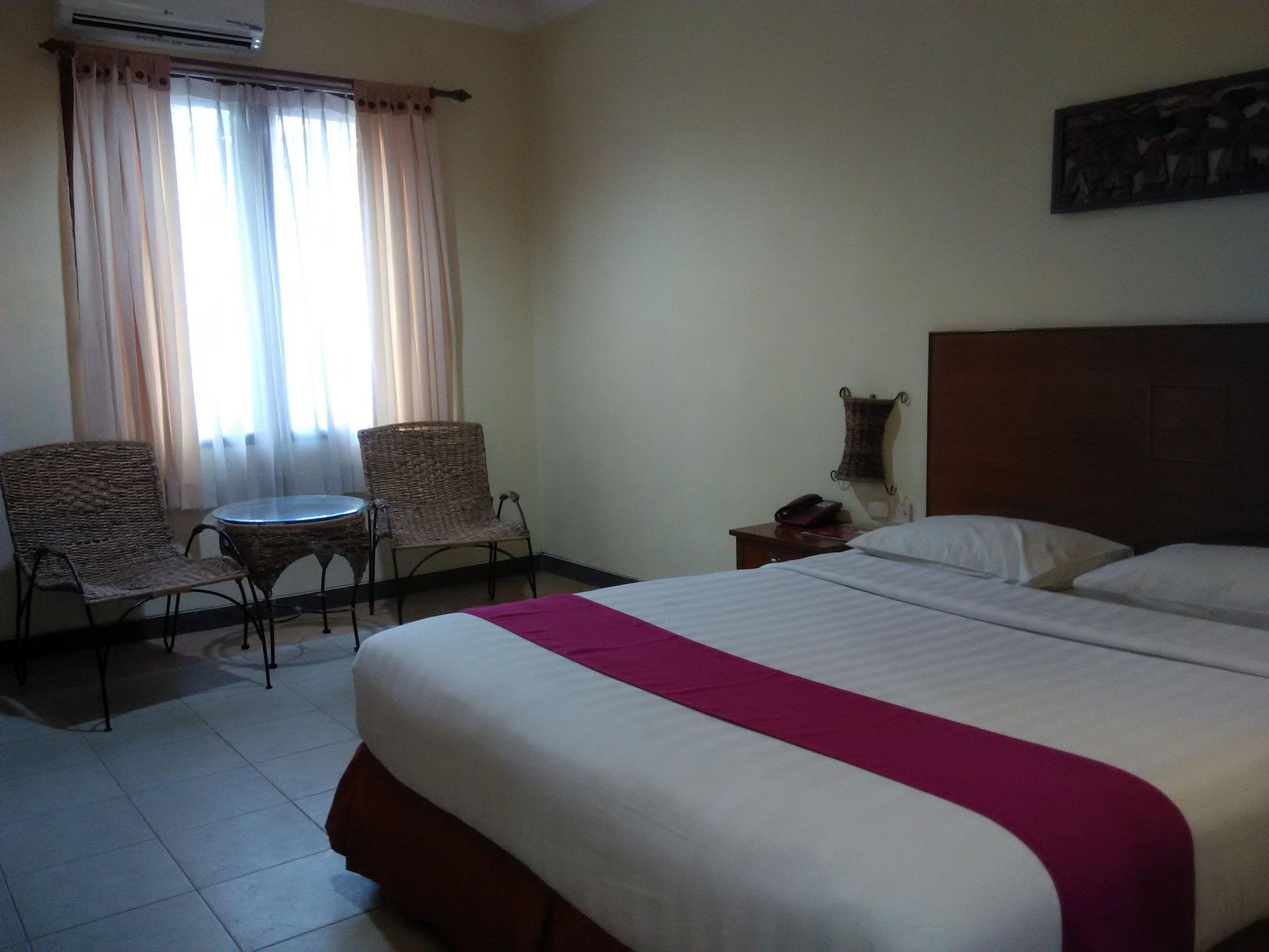 Lotus Garden Hotel Kediri  Kültér fotó