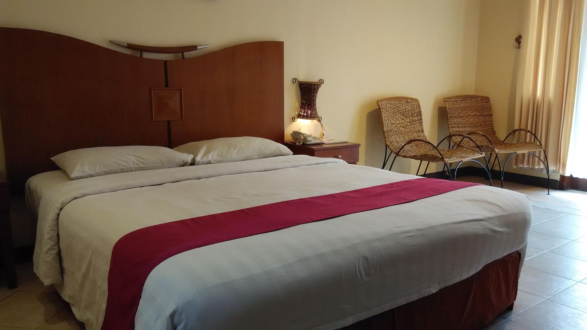 Lotus Garden Hotel Kediri  Kültér fotó