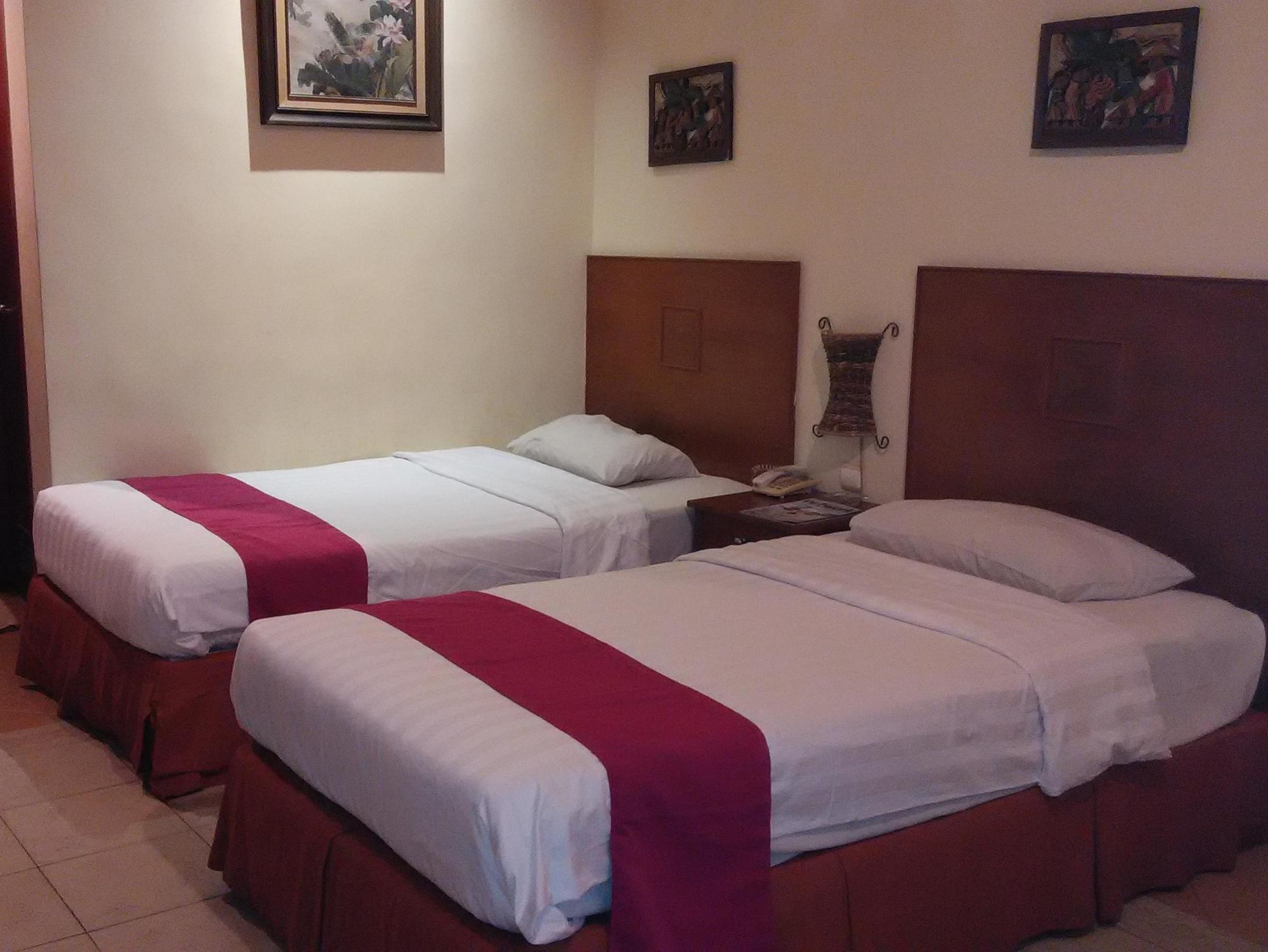 Lotus Garden Hotel Kediri  Kültér fotó