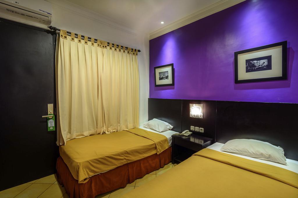 Lotus Garden Hotel Kediri  Kültér fotó