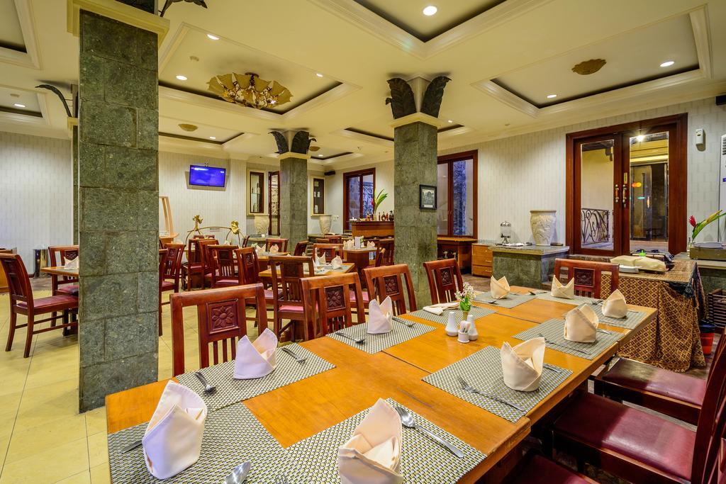 Lotus Garden Hotel Kediri  Kültér fotó