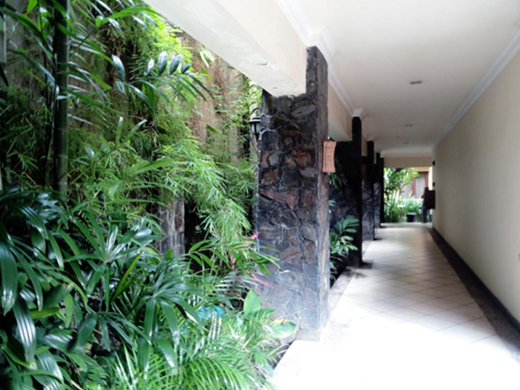 Lotus Garden Hotel Kediri  Kültér fotó