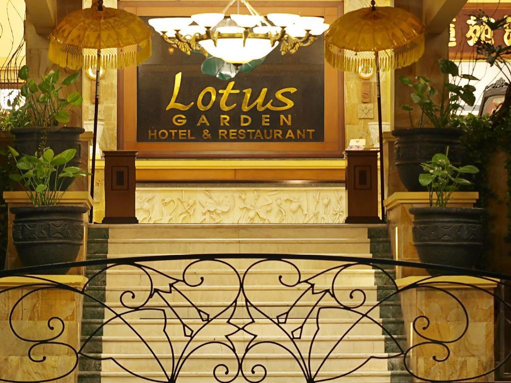 Lotus Garden Hotel Kediri  Kültér fotó